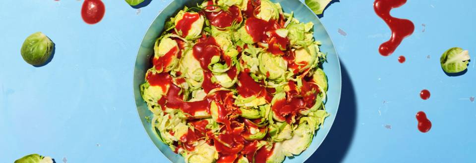 Salade de choux de Bruxelles et sauce à la framboise
