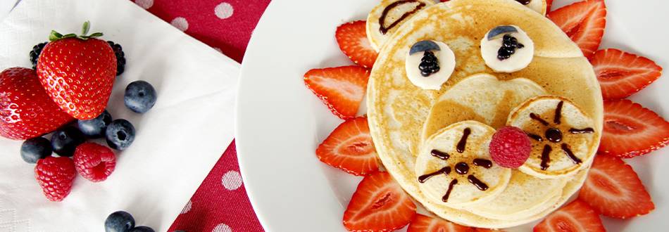 Pancake en forme de lion aux fruits frais