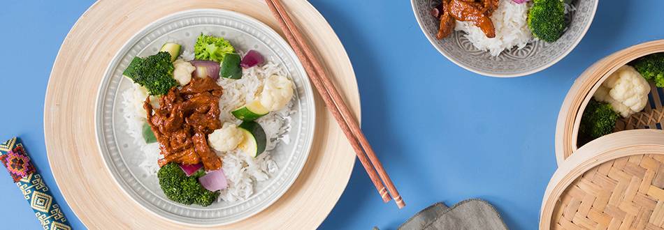Bulgogi coréen de veau avec légumes à l’étuvée et riz basmati léger