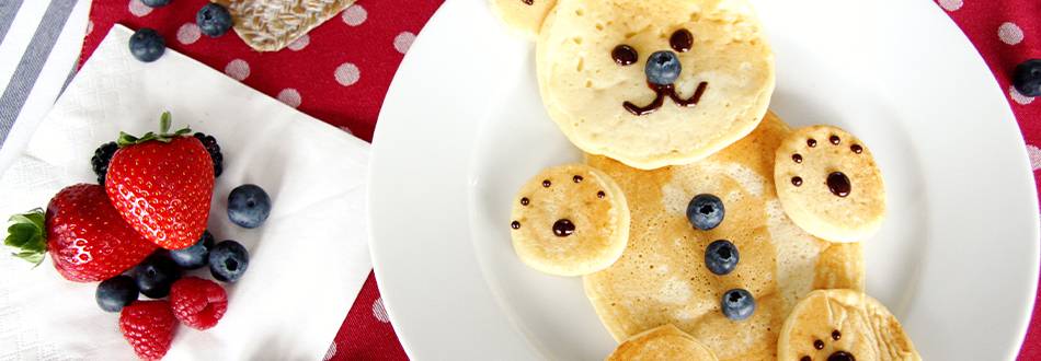 Pancake en forme d'ourson aux fruits frais
